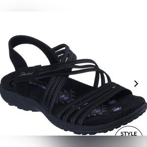Sketchers Womans Reggae Slim Simply Stretch Sandals In Black, Size 9
